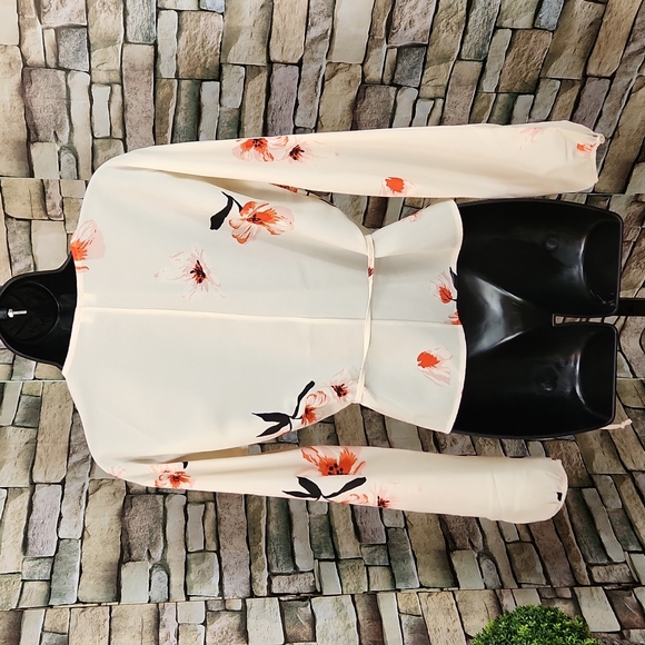 Aritzia Wilfred Lilia Floral Wrap Top - Picture 6 of 9